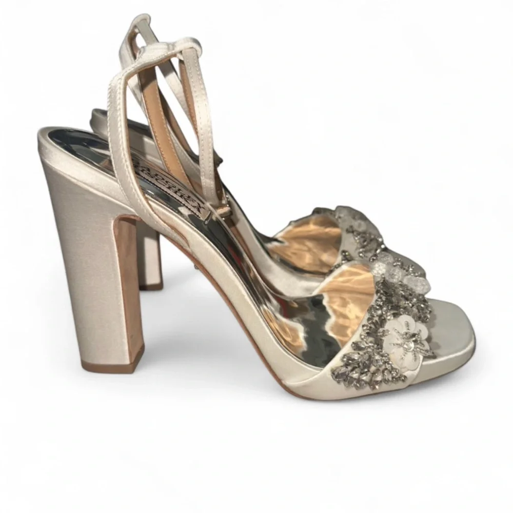 Badgley‎ Mischka Alexa Satin White Silver Embellished Strappy Heels Open Toe 7.5